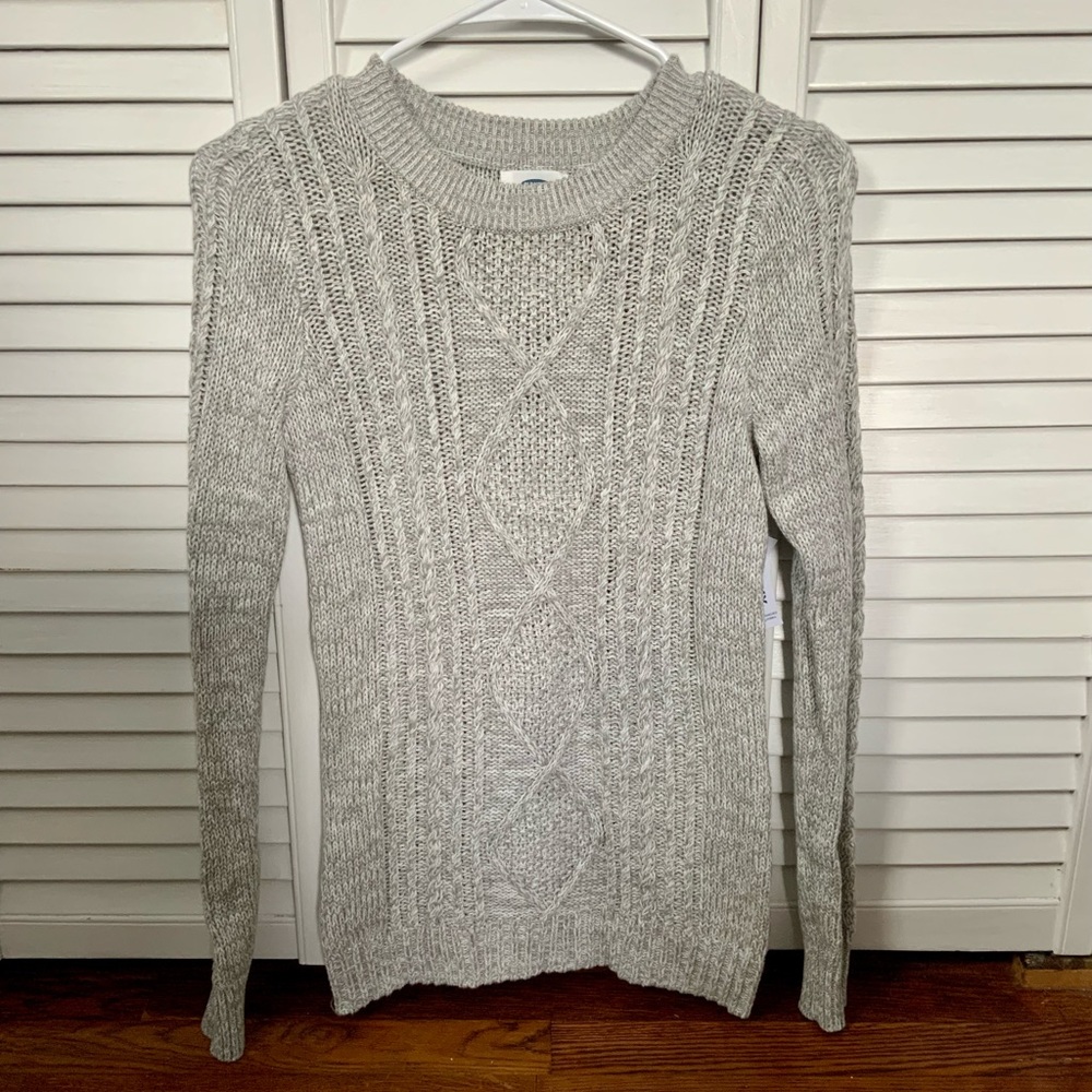 Old Navy grey cable knit sweater